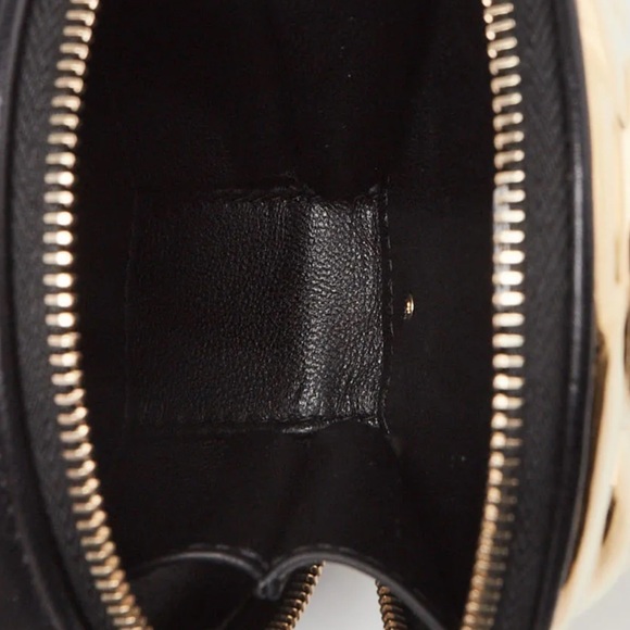 CHANEL GOLD BAG - Picture 5 of 7